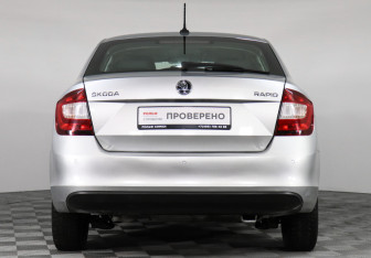 Подержанный автомобиль Skoda Rapid Liftback 2018 года (6 фото)