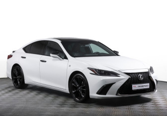 Подержанный автомобиль Lexus ES 2018 года (3 фото)