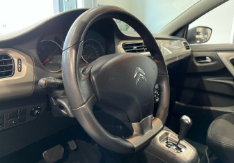Подержанный автомобиль Citroen C-Elysee 2013 года (12 фото)