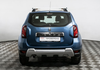Подержанный автомобиль Renault Duster 2015 года (6 фото)
