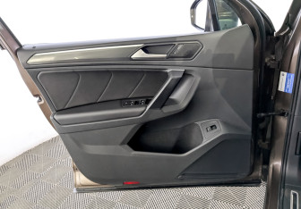 Подержанный автомобиль Volkswagen Tiguan 2018 года (19 фото)