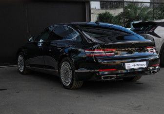 Подержанный автомобиль Genesis G80 2021 года (6 фото)