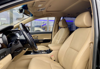 Подержанный автомобиль Kia Carnival 2019 года (25 фото)