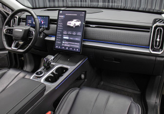 Подержанный автомобиль Jaecoo J7 2023 года (11 фото)