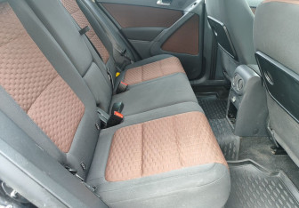 Подержанный автомобиль Volkswagen Tiguan 2011 года (11 фото)