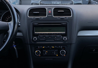 Подержанный автомобиль Volkswagen Golf Hatchback 2011 года (13 фото)