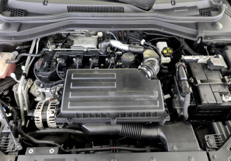 Подержанный автомобиль Москвич 6 2023 года (9 фото)