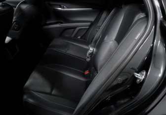 Подержанный автомобиль Toyota Camry Sedan 2024 года (10 фото)