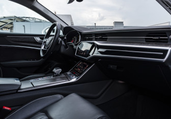 Подержанный автомобиль Audi A6 Sedan 2019 года (13 фото)