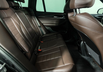 Подержанный автомобиль BMW X3 2021 года (14 фото)