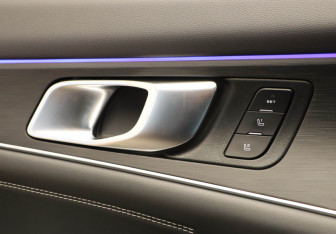 Подержанный автомобиль Changan UNI-K 2023 года (21 фото)