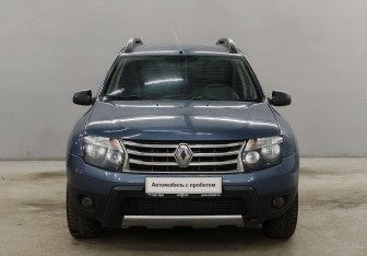 Подержанный автомобиль Renault Duster 2014 года (2 фото)