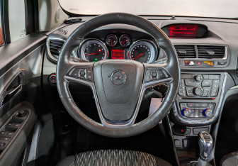 Подержанный автомобиль Opel Mokka 2013 года (22 фото)
