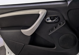 Подержанный автомобиль Nissan Terrano 2021 года (18 фото)