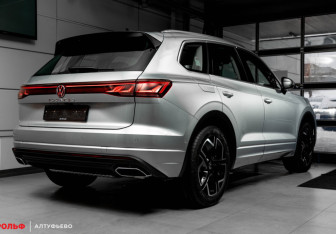 Новый Volkswagen Touareg 2025 (3 фото)