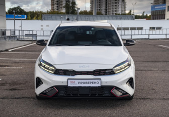 Подержанный автомобиль Kia K3 Hatchback 2021 года (2 фото)