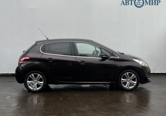 Подержанный автомобиль Peugeot 208 2013 года (4 фото)