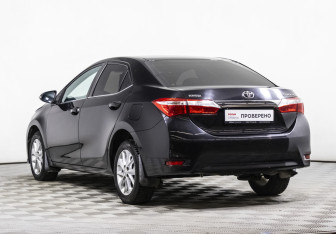 Подержанный автомобиль Toyota Corolla Sedan 2013 года (7 фото)