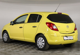 Подержанный автомобиль Opel Corsa 2012 года (4 фото)
