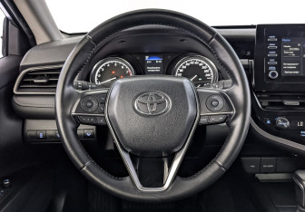 Подержанный автомобиль Toyota Camry Sedan 2021 года (22 фото)