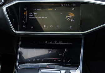 Подержанный автомобиль Audi A6 Sedan 2020 года (14 фото)
