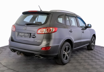 Подержанный автомобиль Hyundai Santa Fe 2011 года (5 фото)