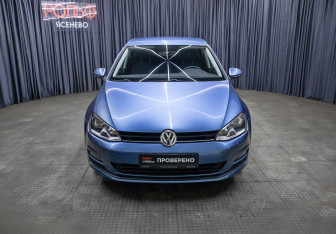Подержанный автомобиль Volkswagen Golf Hatchback 2013 года (3 фото)