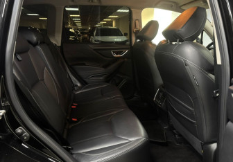 Подержанный автомобиль Subaru Forester Suv 2020 года (11 фото)