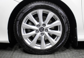 Подержанный автомобиль Toyota Camry Sedan 2019 года (24 фото)