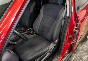 Подержанный автомобиль Nissan Juke 2014 года (18 фото)