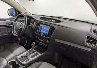 Подержанный автомобиль Geely Emgrand X7 2019 года (19 фото)