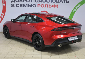 Подержанный автомобиль Changan UNI-V 2024 года (6 фото)