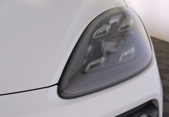 Подержанный автомобиль Porsche Cayenne 2020 года (11 фото)