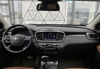 Подержанный автомобиль Kia Sorento 2019 года (13 фото)
