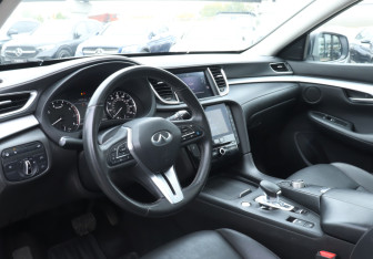 Подержанный автомобиль Infiniti QX50 2020 года (13 фото)