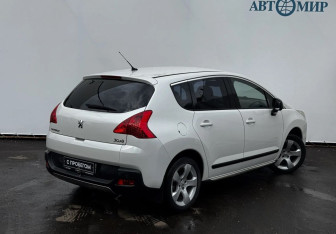 Подержанный автомобиль Peugeot 3008 2011 года (8 фото)
