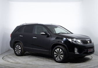 Подержанный автомобиль Kia Sorento 2013 года (3 фото)