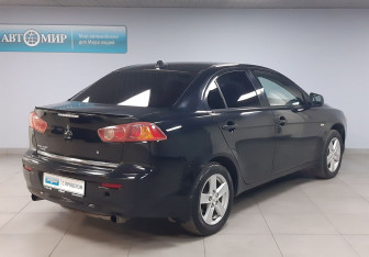 Подержанный автомобиль Mitsubishi Lancer Sedan 2007 года (5 фото)