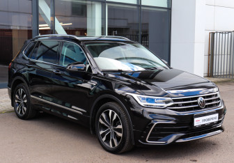 Подержанный автомобиль Volkswagen Tiguan 2023 года (3 фото)
