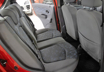 Подержанный автомобиль Chevrolet Spark 2007 года (12 фото)