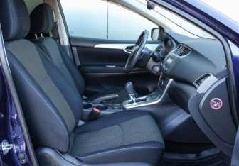 Подержанный автомобиль Nissan Tiida Hatchback 2015 года (11 фото)