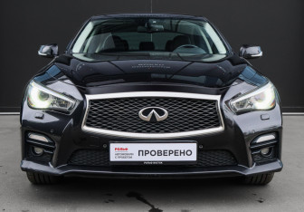 Подержанный автомобиль Infiniti Q50 2014 года (2 фото)