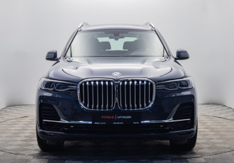 Подержанный автомобиль BMW X7 2020 года (6 фото)