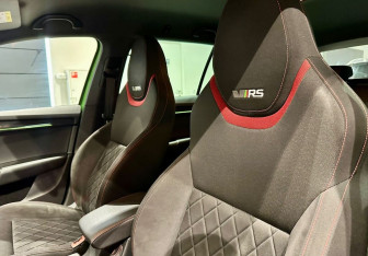 Подержанный автомобиль Skoda Octavia RS Wagon 2019 года (15 фото)