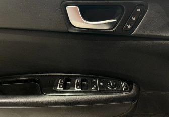 Подержанный автомобиль Kia Optima Sedan 2018 года (17 фото)