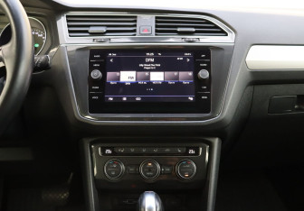 Подержанный автомобиль Volkswagen Tiguan 2019 года (19 фото)