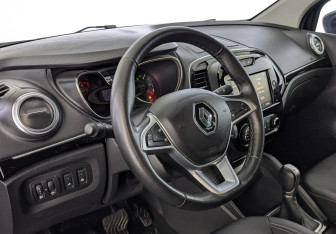 Подержанный автомобиль Renault Kaptur 2021 года (15 фото)
