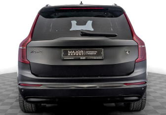 Подержанный автомобиль Volvo XC90 2021 года (6 фото)