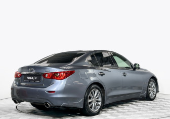 Подержанный автомобиль Infiniti Q50 2014 года (5 фото)