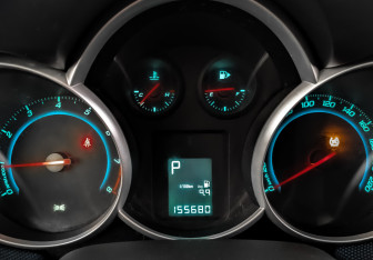 Подержанный автомобиль Chevrolet Cruze Hatchback 2015 года (16 фото)